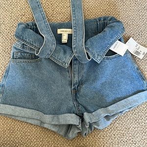 Forever 21 Jean shorts in size Small